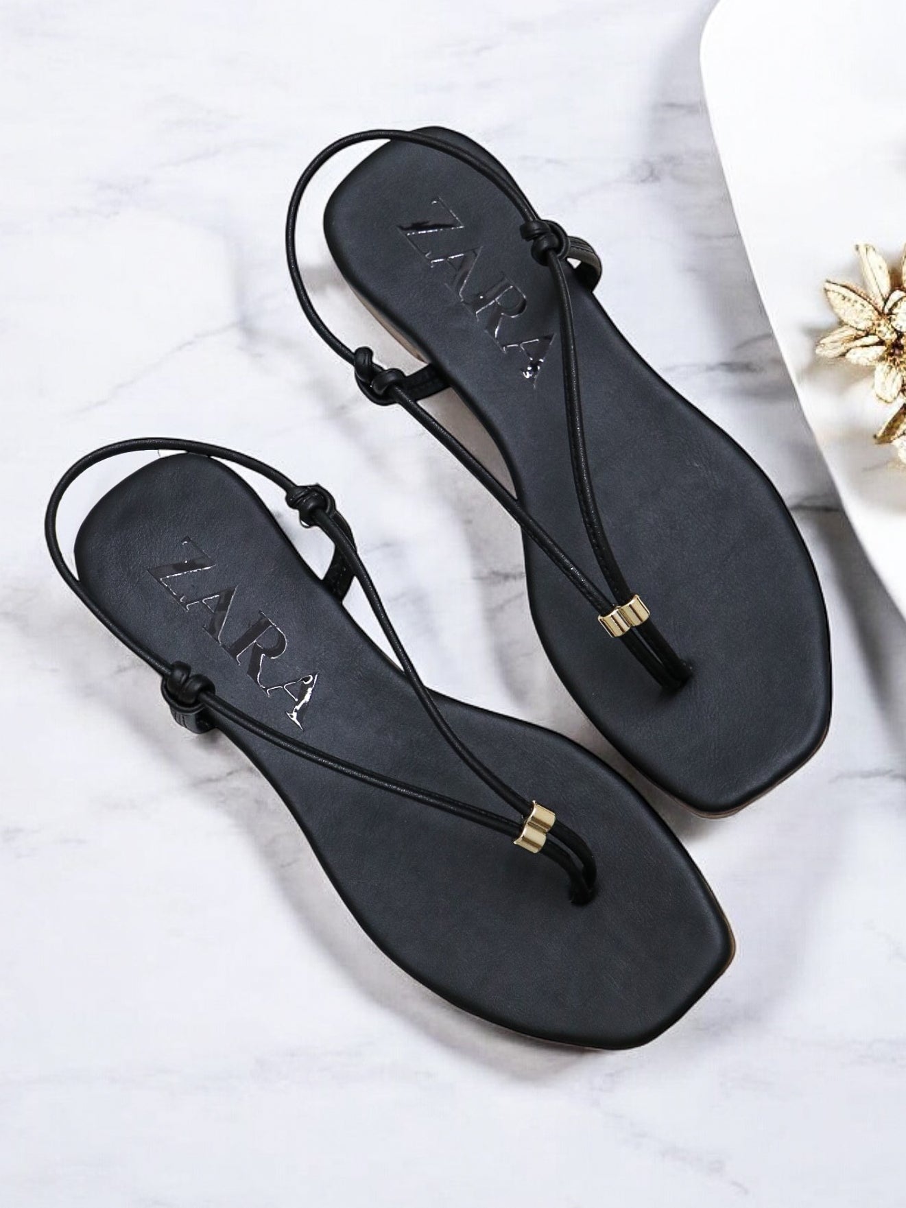 Sandalias Zara Planas  Estilo y Confort